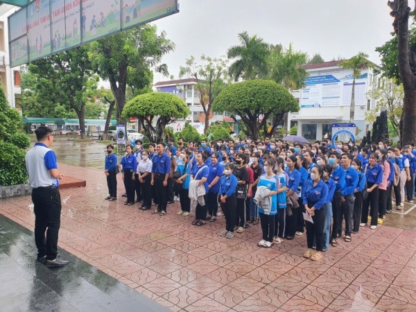 Tuổi trẻ Đại học Đồng Tháp hưởng ứng Chiến dịch Làm cho Thế giới sạch hơn và Ngày Chủ nhật Xanh lần IV, năm 2024