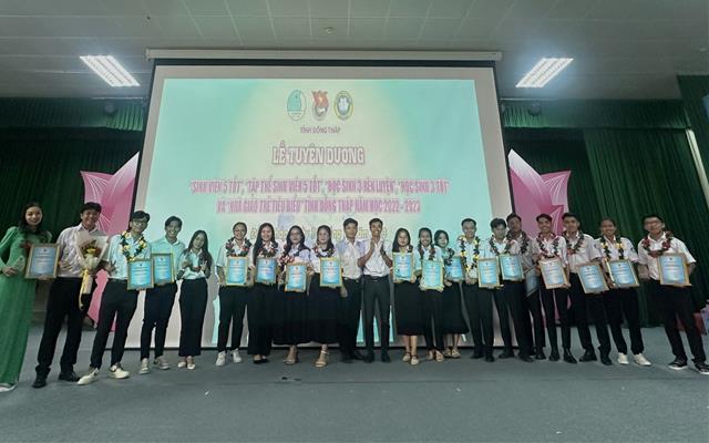 Vinh danh nhiều tập thể và cá nhân đạt Danh hiệu “Sinh viên 5 tốt” cấp tỉnh năm học 2022 - 2023